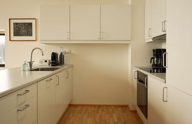 Stunning 1-Bedroom Apt With Breathtaking Scenery - Photo 7