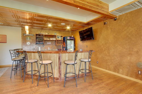 Photo 7 - Spacious Canyon Ferry Lake House With Bar & Views