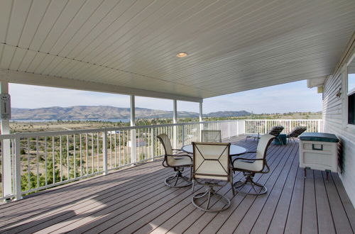 Photo 9 - Spacious Canyon Ferry Lake House With Bar & Views