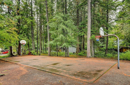 Photo 31 - Rhododendron Creekside Cabin w/ Hot Tub & Fire Pit