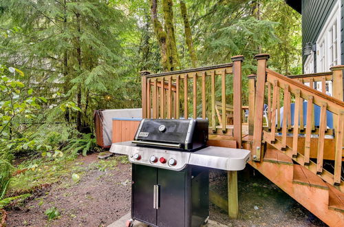 Photo 24 - Rhododendron Creekside Cabin w/ Hot Tub & Fire Pit