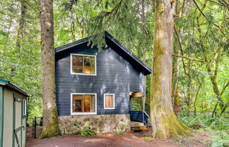 Photo 3 - Rhododendron Creekside Cabin w/ Hot Tub & Fire Pit