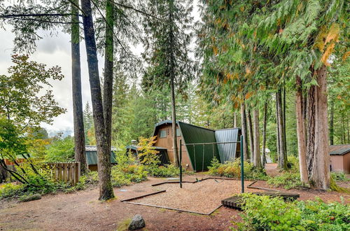 Photo 16 - Rhododendron Creekside Cabin w/ Hot Tub & Fire Pit