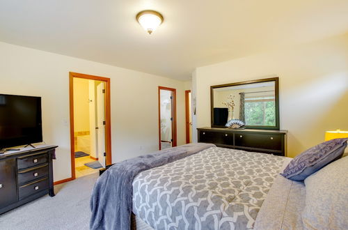 Photo 14 - Wfh-friendly Townhome Rental Near Ferry in Everett