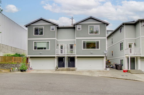 Photo 13 - Wfh-friendly Townhome Rental Near Ferry in Everett