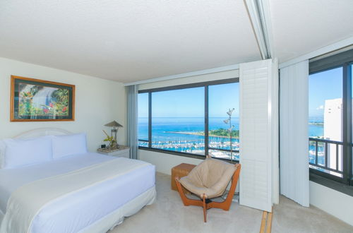Foto 9 - Two Bedroom Discovery Bay High Rise Condos with Lanai & Gorgeous Views