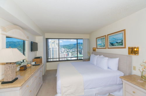 Foto 11 - Two Bedroom Discovery Bay High Rise Condos with Lanai & Gorgeous Views