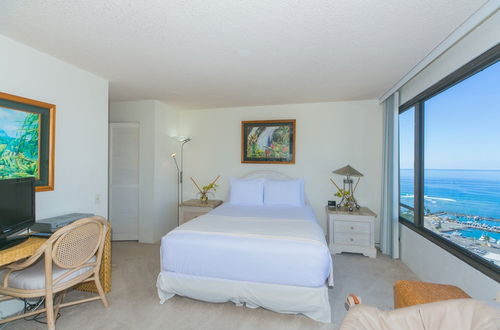 Foto 10 - Two Bedroom Discovery Bay High Rise Condos with Lanai & Gorgeous Views