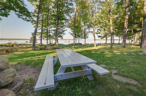 Foto 28 - Higgins Lake Vacation Rental w/ Lake Views & Deck