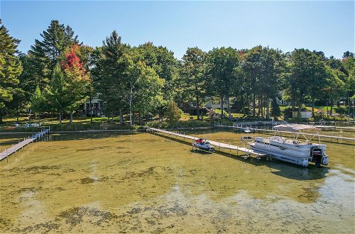 Foto 4 - Higgins Lake Vacation Rental w/ Lake Views & Deck