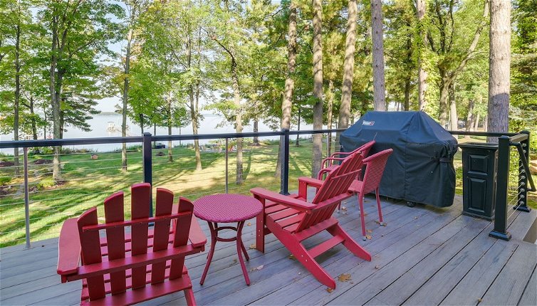 Foto 1 - Higgins Lake Vacation Rental w/ Lake Views & Deck