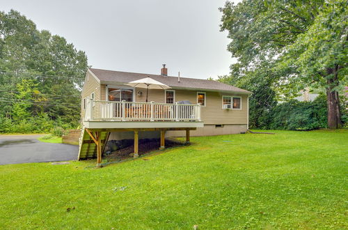 Foto 11 - Rye Coastal Retreat w/ Deck & Outdoor Dining