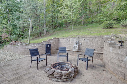 Foto 41 - Spacious Family Home in Lake Lure w/ Resort Perks