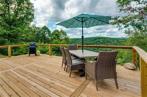 Foto 1 - Searcy Vacation Rental w/ Deck & Water Views