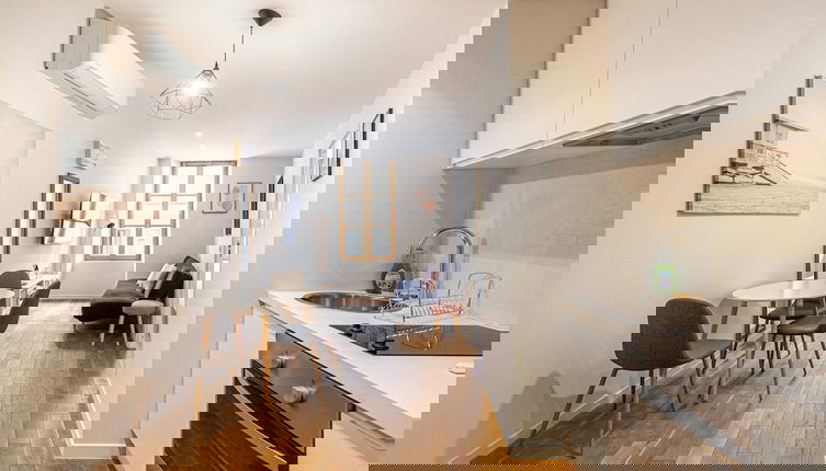 Foto 1 - Magnificent Renovated 2 Room Apartment