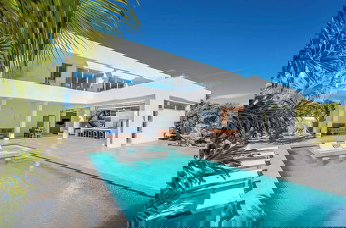 Foto 1 - Beachside Villa, Amazing Views, Hotel Amenities v5