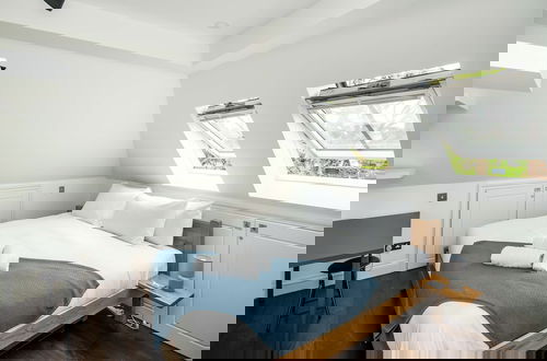 Foto 5 - Sleek and Stylish 1BD Apt w/ Balcony, Hammersmith