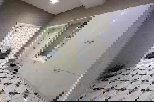 Foto 12 - Charming 2-bed Apartment in Baku City Center