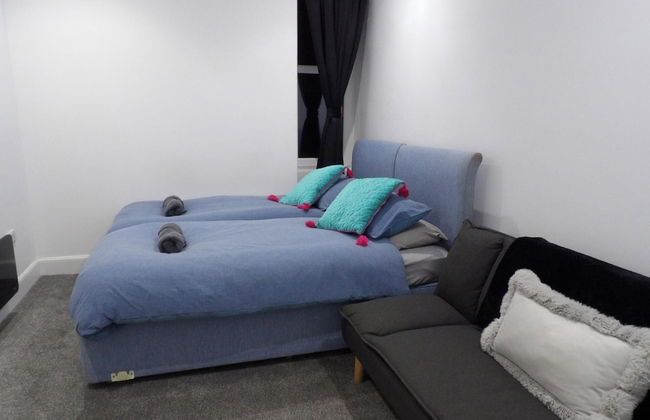 2bed Apt Sleeps 4-near Meadows Park, Parking, Wifi - Photo 4