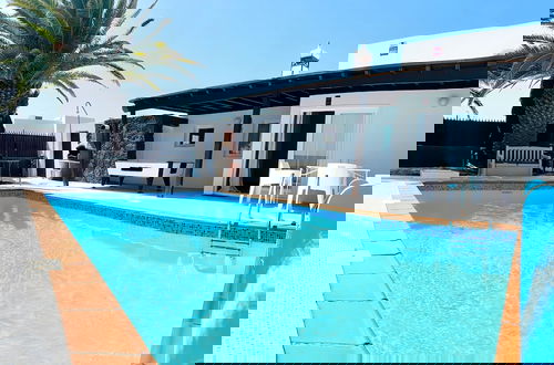 Foto 21 - Villa Descansa With Private Pool, Air-conditioning, Sea View, Smart-tv & Wifi
