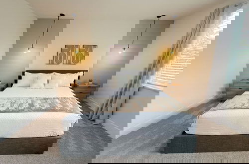 Foto 15 - Upstay - Modern Home w Pool in New Development