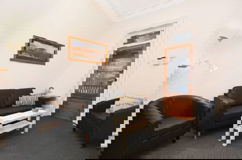 Photo 2 - City Apt no 7 Cecil Mansions Wi-fi 2parking
