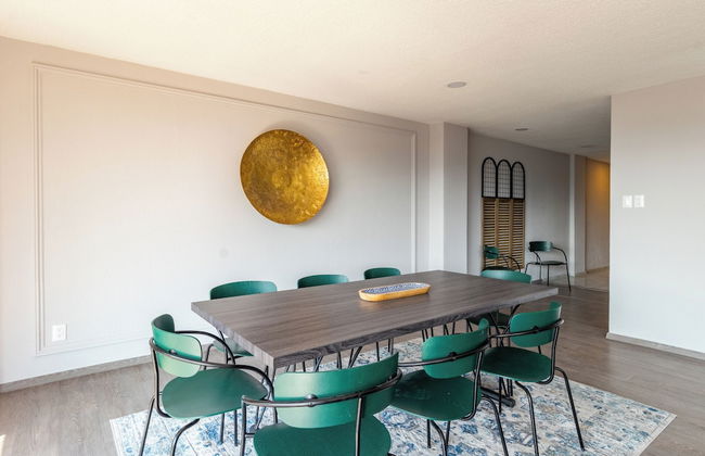 Penthouse Near Masaryk , Sleeps 16 , Pet Friendly - Photo 20
