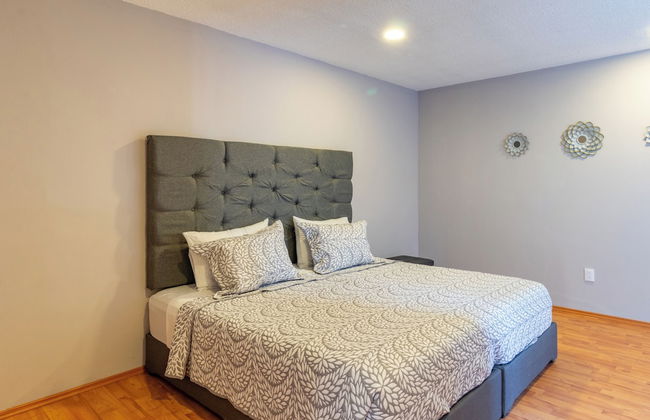 Penthouse Near Masaryk , Sleeps 16 , Pet Friendly - Foto 4