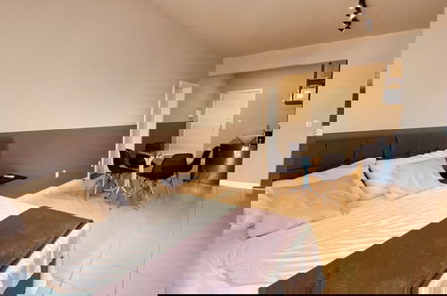 Photo 5 - Loft On