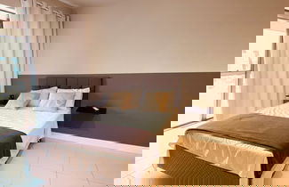 Photo 2 - Loft On