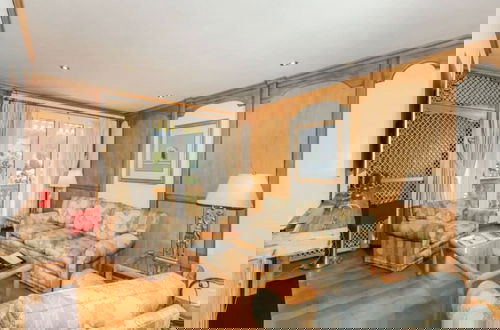 Foto 13 - Lush Apartment With Indoor Pool