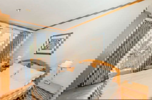 Foto 4 - Lush Apartment With Indoor Pool