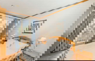Foto 3 - Lush Apartment With Indoor Pool