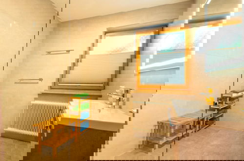 Foto 17 - Spacious Apartment With Balcony