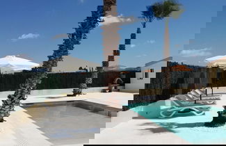 Photo 1 - Villa - Sleeps 4 - Pool - Patio - Parking