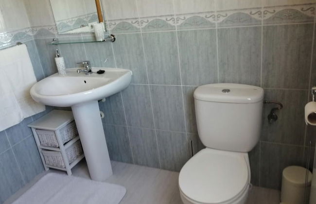 Villa - Sleeps 4 - Pool - Patio - Parking - Photo 7