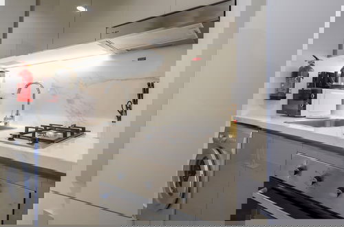 Foto 8 - Elite LUX Holiday Homes - Modern Studio in Azizi Riviera Prime Location Dubai