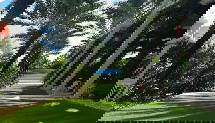 Foto 1 - The Grove
