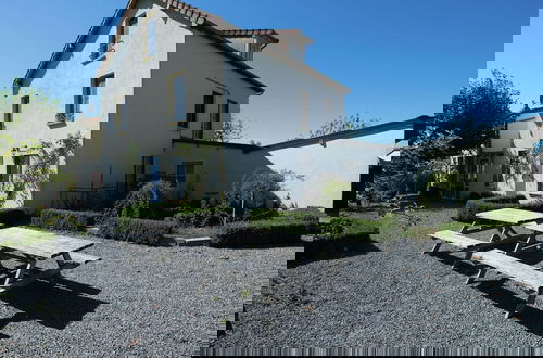 Foto 42 - Unique Holiday Home in Saint-honore-les-bains With Garden