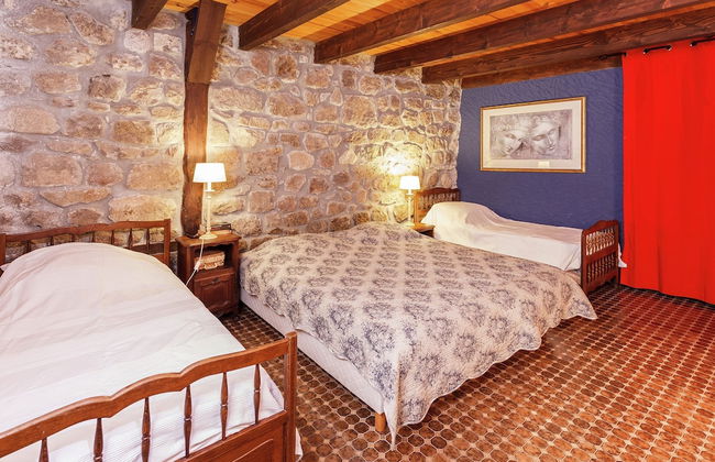 Charming Farmhouse in Cros-de-georand With Swimming Pool - Photo 7