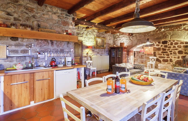 Charming Farmhouse in Cros-de-georand With Swimming Pool - Photo 42