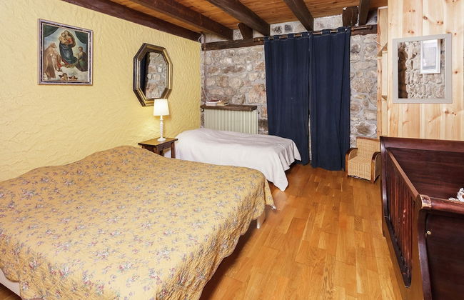 Charming Farmhouse in Cros-de-georand With Swimming Pool - Photo 5