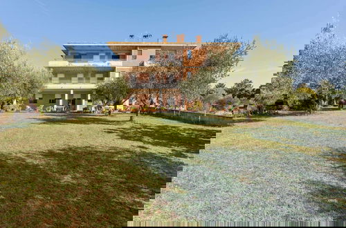 Foto 61 - Cozy Apartment With Swimming Pool and gym on Lake Trasimeno