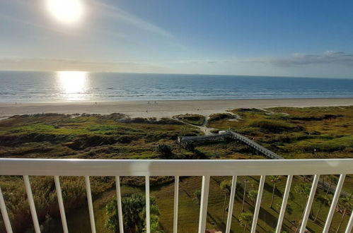 Photo 1 - Galvestonian 1002 - Beachfront Getaway