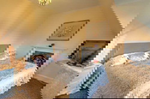 Photo 2 - Stunning 5-bed House in Inverness