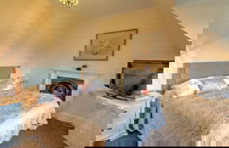 Photo 2 - Stunning 5-bed House in Inverness