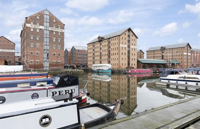 Elliot Oliver - Loft Style 2 Bedroom Apartment With Parking In The Docks - Foto 20