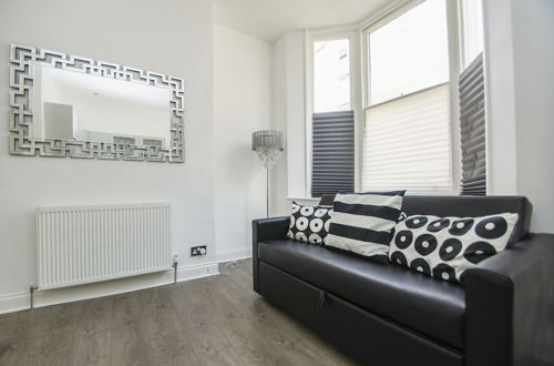 Photo 3 - Sea Breeze Apartment Central by Brighton Holiday Lets