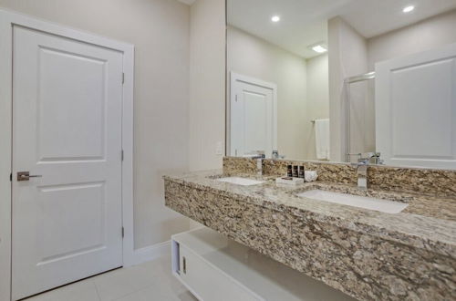 Photo 30 - Amazing 3 Bedroom Magic Village Townhome 7607re