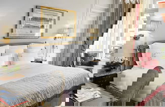 Photo 1 - Hôtel Plaza Athénée - Dorchester Collection